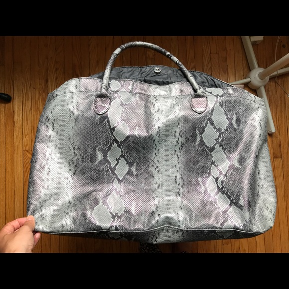 Faux snakeskin large beach bag - Picture 2 of 3